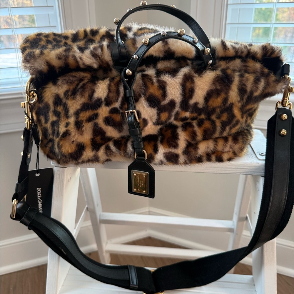Dolce & Gabbana Leopard Print Crossbody bag.